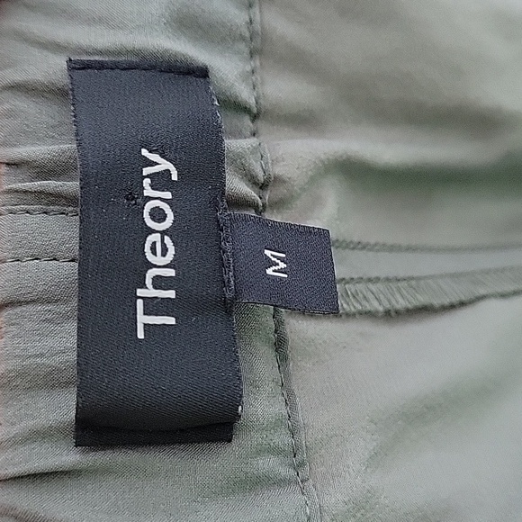Theory Utility Cargo Pant in Sandwashed Silk Olive Green pull on - Picture 4 of 8